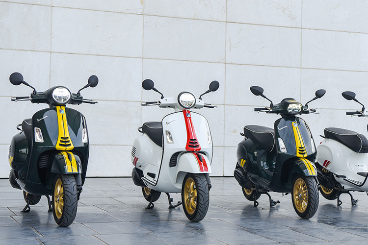 Thiết kế của chiếc xe đua, đặc biệt là màu sắc, họa tiết trang trí và chất liệu, đóng vai trò vô cùng quan trọng. Màu sắc và họa tiết góp phần thể hiện niềm tự hào về quốc gia dân tộc, các họa tiết và bảng phối màu thể hiện cá tính riêng và dễ nhận biết, kèm theo hình ảnh của các thương hiệu đã đồng hành cùng các đội đua trên hành trình chinh phục vinh quang.