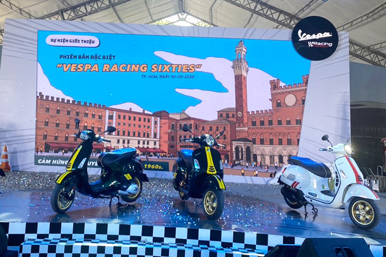 Bộ đôi phiên bản đặc biệt Vespa Sprint &amp; GTS Racing Sixties mới gồm các lựa chọn về động cơ mạnh mẽ: Sprint 150cc, GTS 150cc và GTS HPE 300cc với hai phiên bản màu sắc: phiên bản màu Xanh lục cổ điển – màu sơn đặc biệt chỉ có ở phiên bản này - kết hợp tem thể thao vàng thanh lịch, và phiên bản màu Trắng hiện đại kết hợp tem thể thao màu đỏ năng động và trẻ trung.