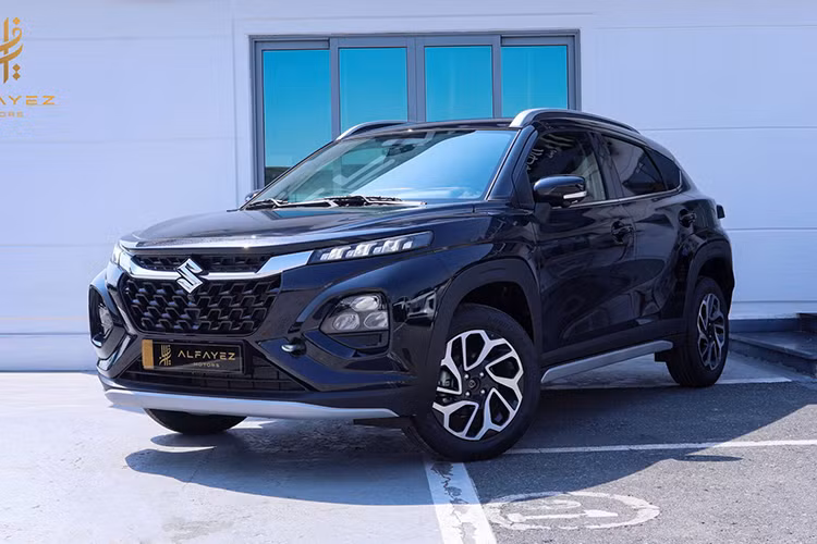 Theo một nguồn tin đáng tin cậy, Suzuki Việt Nam đang lên kế hoạch tham gia vào phân khúc xe gầm cao cỡ nhỏ (A+/B-). Nhiều khả năng, mẫu Suzuki Fronx 2025 mới sẽ được chọn. Mẫu xe này trước đó đã được bán tại Ấn Độ từ năm 2023. Nhiều khả năng, xe sẽ sớm sắp ra mắt Indonesia.