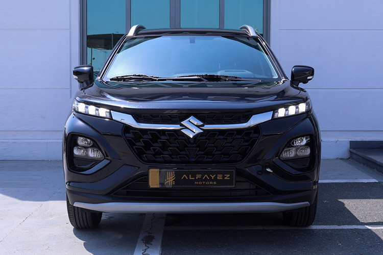 Nếu Fronx được phân phối tại Việt Nam, đây sẽ là mẫu xe mới đáng chú ý trong danh mục sản phẩm của Suzuki, sau khi hãng ngừng bán Ertiga, Ciaz và không nhập khẩu Swift bản mới. Hiện tại, danh mục xe Suzuki tại Việt Nam chỉ còn mẫu MPV 7 chỗ XL7 nhập khẩu từ Indonesia và mẫu SUV cỡ nhỏ Jimny nhập khẩu từ Nhật Bản.