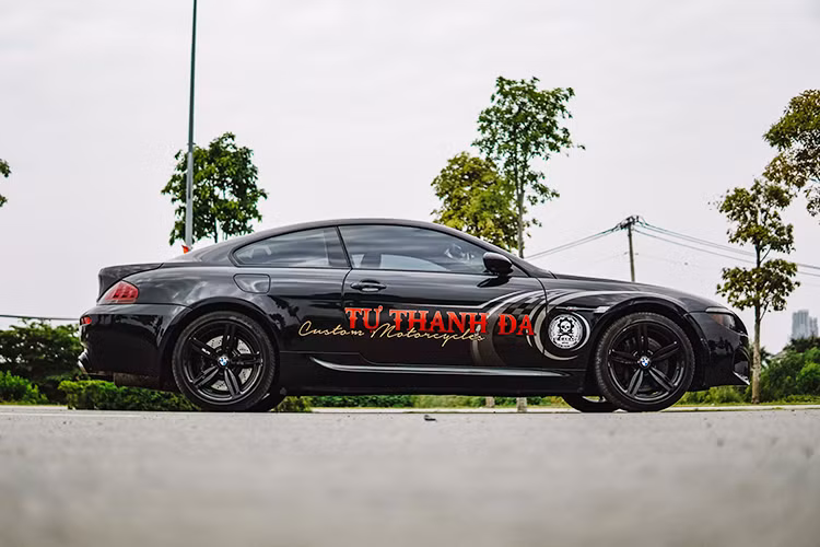 Những chiếc xe BMW M6 thường được các tay chơi xe độ lại hầm hố như trang bị bodykit, tăng công suất... giúp cho chiếc xe thể thao đến từ Đức trở nên hiếu chiến hơn ngay cả khi đi cạnh với những siêu xe đình đám như Ferrari hay Lamborghini.