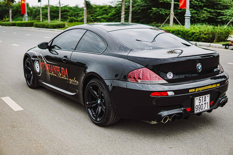 Theo chủ nhân của chiếc xe cho hay, sau quá trình phẫu thuật chiếc M6 2007 tăng công suất thêm khoảng gần 200 mã lực, biến nó thành con "quái vật M6 coupe". Trong đó tốc độ giới hạn ở 250 km/h của nhà sản xuất, cũng được gỡ bỏ giúp chiếc xế thể thao của Đức có thể chạm ngưỡng vận tốc lên tới 340 km/h theo lý thuyết.