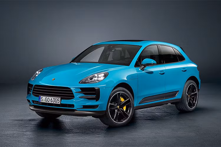Không ngoài dự đoán, những thay đổi trên Macan mới cũng tương tự như đàn anh Cayenne. Porsche Macan 2019 mới chính thức ra mắt toàn cầu tại Thượng Hải mẫu xe Porsche Macan mới – bản nâng cấp facelift – được cải tiến về thiết kế, tiện nghi, khả năng kết nối và đặc tính vận hành.