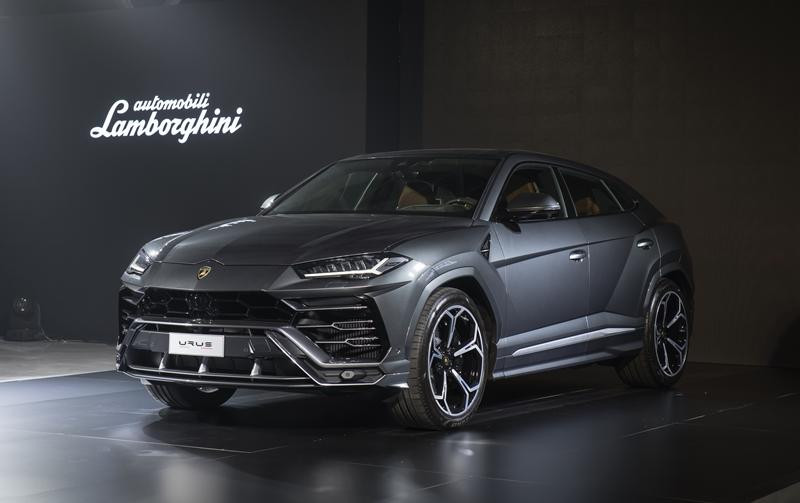 Lamborghini Urus ra mat tai Thai Lan, re hon Viet Nam 10 ty