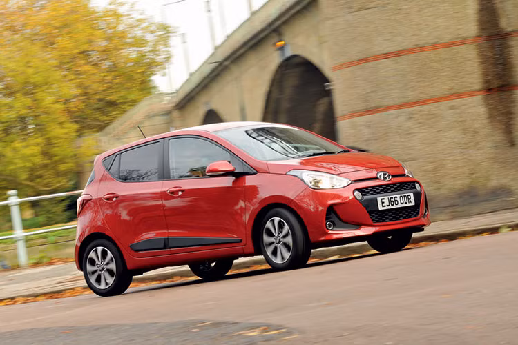 Được biết, sau khi được công bố giá bán cho các khách hàng tại thị trường Châu Âu, dự kiến phiên bản Grand i10 2017 nâng cấp sẽ xuất hiện tại nhiều nước châu Á, trong đó thị trường Việt Nam cũng sẽ chuẩn bị nhận được các nâng cấp tương tự.