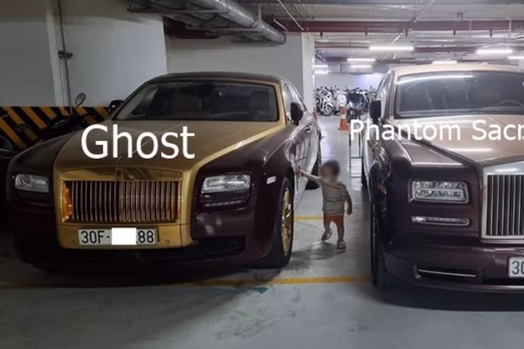 Nếu như Rolls-Royce Phantom Lửa thiêng chỉ có 1 xe duy nhất tại thị trường Việt Nam và trên thế giới, riêng mẫu xe siêu sang Mercedes-Maybach S600 Pullman có 2 xe được mang về nước và có mức giá sau khi lăn bánh không dưới 60 tỷ đồng.