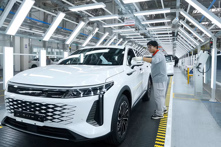 Xe dien Trung Quoc se bi ap thue cao nhat toi 100% tai My