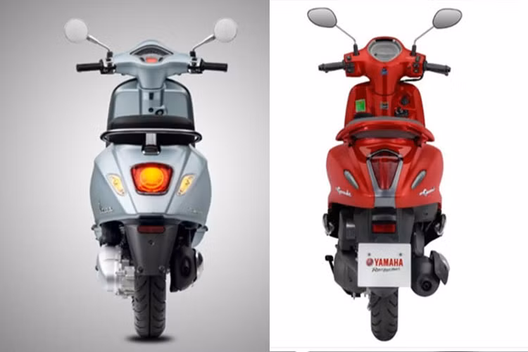 Yamaha Grande 2022 mới có kích thước lần lượt là 1.820mm chiều dài x 684mm chiều rộng, chiều cao yên 790 mm. Trong khi đó, Vespa Primavera nhỉnh hơn với chiều dài 1.852 mm, rộng 680 mm, trục cơ sở dài 1.334 mm và chiều cao yên là 790 mm. Cùng với kích thước lớn và vỏ dập thép nguyên khối khiến xe Vespa Primavera có trọng lượng lên tới 120 kg, trong khi của Yamaha Grande chỉ khoảng 101 kg, dễ dắt và dựng xe hơn đối với phụ nữ.