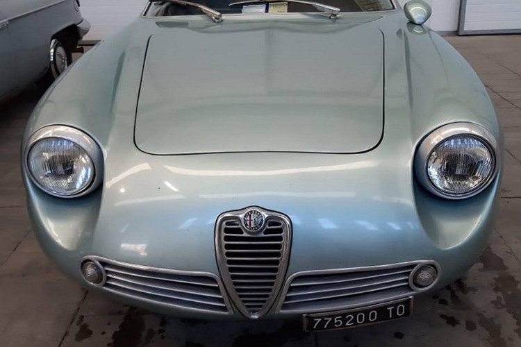 Hiện chủ nhân của chiếc Alfa Romeo Giulietta SZ hàng hiếm này đã qua đời và không hề để lại nguyện vọng nào. Do đó, chiếc Alfa Romeo Giulietta SZ đã được chính phủ Ý đưa ra bán đấu giá vào ngày 31/1/2019 vừa qua. Chiếc Alfa Romeo Giulietta SZ 1962 đã tìm thấy chủ nhân mới với giá 567.000 Euro (khoảng 650.000 USD hay 15 tỷ đồng).