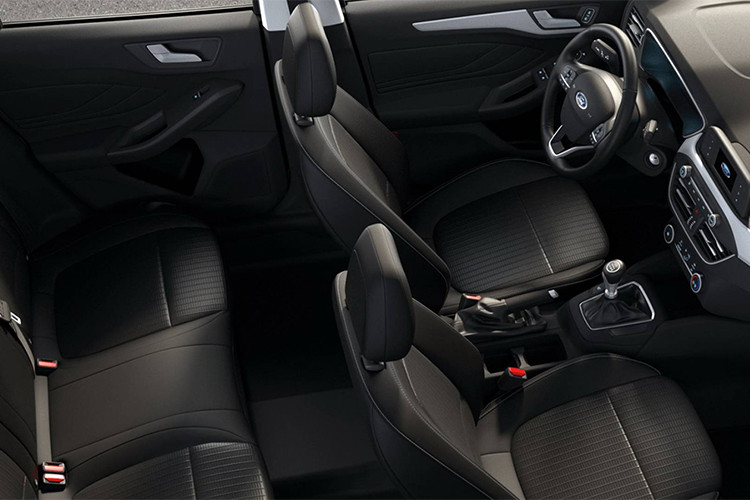 Mặc dù sở hữu mức giá rẻ nhưng hiếc xe bản thấp nhất này vẫn có các trang bị đáng giá như: hệ thống điều hòa nhiệt độ tự động, hỗ trợ giữ làn đường, cửa sổ điện, kết nối Bluetooth, đèn LED chạy ban ngày.