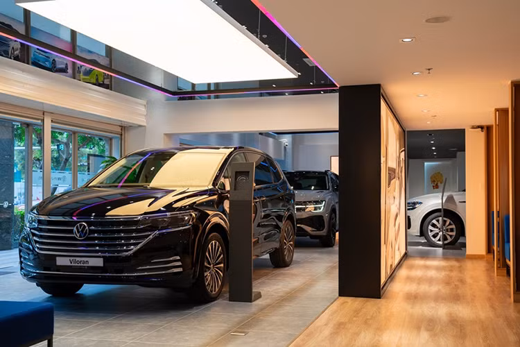 Volkswagen Viet Nam giam 100% phi truoc ba cho loat oto 