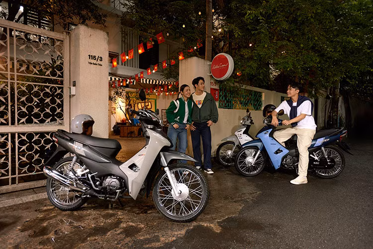 Tiếp tục được trang bị động cơ 110cc bền bỉ, dòng xe Wave Alpha sở hữu khả năng vận hành tốt với công suất tối đa 6,12kW tại 7.500 vòng/phút và mô-men xoắn cực đại 8,44Nm tại 5.500 vòng/phút mà vẫn đảm bảo tiết kiệm nhiên liệu tối ưu.