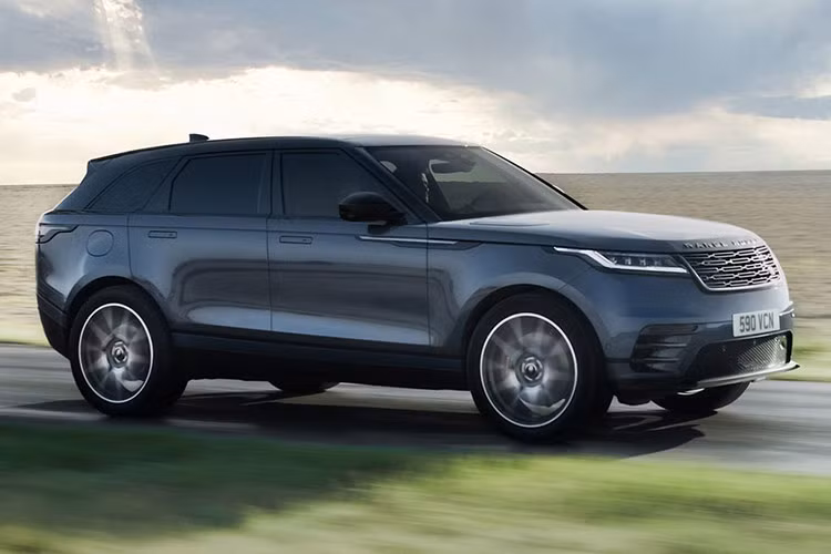 Cuối tháng 11 này, xe sẽ chính thức ra mắt tại Việt Nam với 4 phiên bản: Velar S, Velar Dynamic SE, Velar Dynamic HSE và Velar Autobiography. Mỗi phiên bản đều mang đến trải nghiệm lái khác biệt, hứa hẹn sẽ chinh phục những khách hàng yêu thích sự sang trọng và công nghệ tiên tiến. Mức giá xe Range Rover Velar 2025 vẫn chưa được hé lộ.