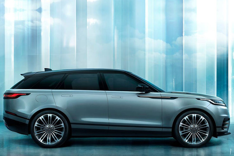 Mãi đến năm 2017, tại triển lãm The Range Rover Story kỷ niệm 50 năm dòng xe Range Rover, Velar mới chính thức lộ diện với dáng vẻ hoàn toàn mới. Range Rover Velar mang phong cách SUV Coupe thanh lịch, tối giản nhưng không kém phần hiện đại. Theo ông Gerry McGovern, Giám đốc sáng tạo của Land Rover, Velar là mẫu Range Rover tiên phong đem đến góc nhìn mới về sự quyến rũ và sang trọng.