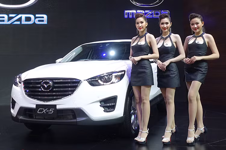 Mazda: Gần đây, Mazda đã tập trung vào sản xuất những chiếc xe tiết kiệm và nhỏ hơn. Đây là những tiêu chí xe được phụ nữ quan tâm hơn so với nam giới khi lựa chọn xe, chính vì vậy phụ nữ có 21% thiên về Mazda hơn "cánh mày râu".