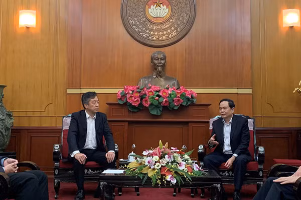 HVN ho tro mien Trung 3 ty dong va cac thiet bi khac phuc lu