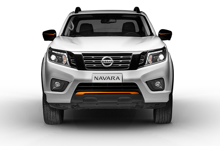 Về thiết kế, xe không có nhiều thay đổi ở mặt ngoại thất. Gây sự chú ý nhất trên Navara Edition A-IVI 2020 chính là việc sở hữu thùng xe cỡ lớn giúp vận chuyển linh hoạt các vật dụng cồng kềnh hơn so với các đối thủ.