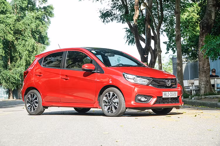 Phân khúc xe hạng A từng bị thống trị bởi hai cái tên mang thương hiệu Hàn Quốc là Kia Morning và Hyundai i10 trong một thời gian dài. Tuy nhiên, phân khúc xe nhỏ nhất gần đây ddã xuất hiện những "anh chàng lính mới" như Toyota Wigo, Vinfast Fadil hay Suzuki Celerio. Thành viên mới nhất ở phân khúc khá chật chội này là Honda Brio 2019 mới.