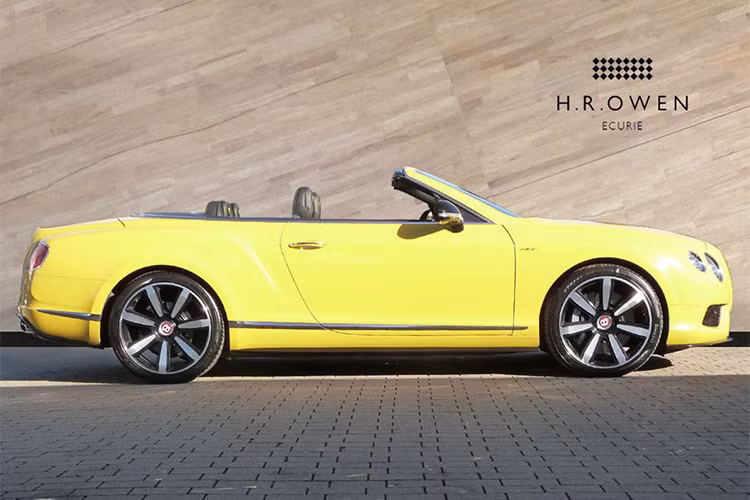 Được biết, hiện mẫu siêu xe sang Bentley Continental GT Convertible mui trần "hàng thửa" của hãng độ Mulliner đang tìm chủ nhân với giá từ £82,950 (118.000 USD, khoảng hơn 2,5 tỷ đồng) tại Anh quốc.
