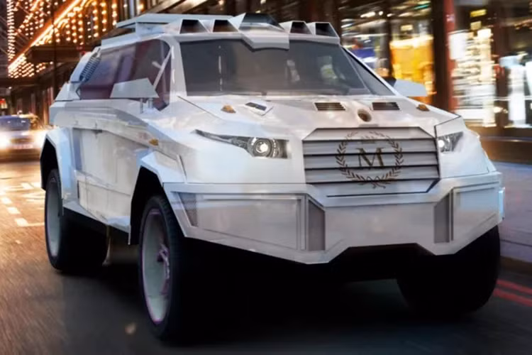 Hãng xe bọc thép Dartz mang đến mẫu xe Prombron Black Shark được phát triển trên nền tảng Mercedes-Benz GL-Class. Theo Dartz, Black Shark được thiết kế riêng cho giới lãnh đạo Nga và được lấy cảm hứng từ trực thăng quân sự Black Shark. Dành riêng cho giới lãnh đạo nên ngoài chức năng chống đạn thông thường, Black Shark còn được trang bị dụng cụ chống paparazi chụp ảnh lén ở tay nắm cửa, thân xe bằng vật liệu Kevlar-Titanium chống được mìn từ trường.