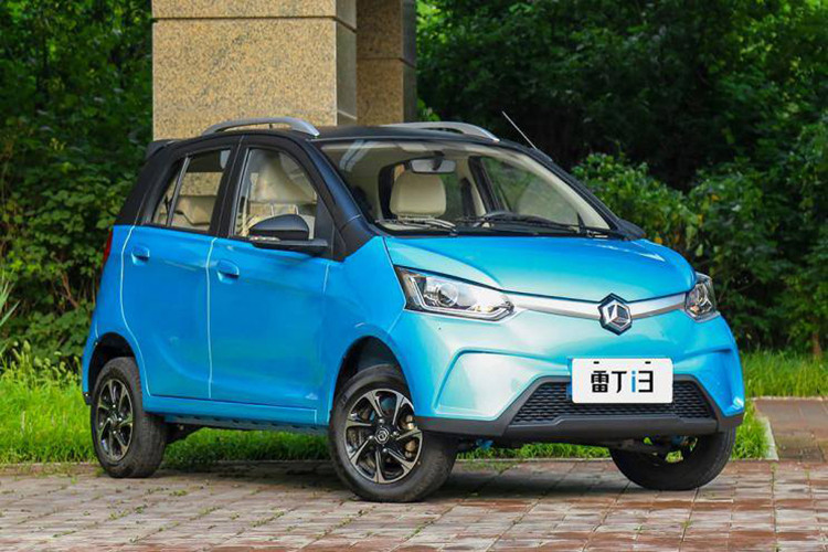 Mới đây, thương hiệu nội địa Trung Quốc này đã tung ra thị trường một mẫu xe điện hatchback Levdeo i3 và một mẫu xe điện sedan Levdeo i5. Trong đó, mẫu i3 có hai biến bản: bản tiêu chuẩn với 27 mã lực và mô-men xoắn cực đại 105 Nm, kết hợp với cụm pin 11 kWh.