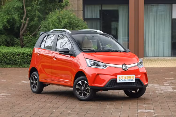 Giá bán xe Levdeo i3 mới sau gói trợ cấp chính phủ Trung Quốc hiện đang được niêm yết từ 50.000 nhân dân tệ cho tới 54.000 nhân dân tệ (tương đương khoảng 164 đến 177 triệu đồng).