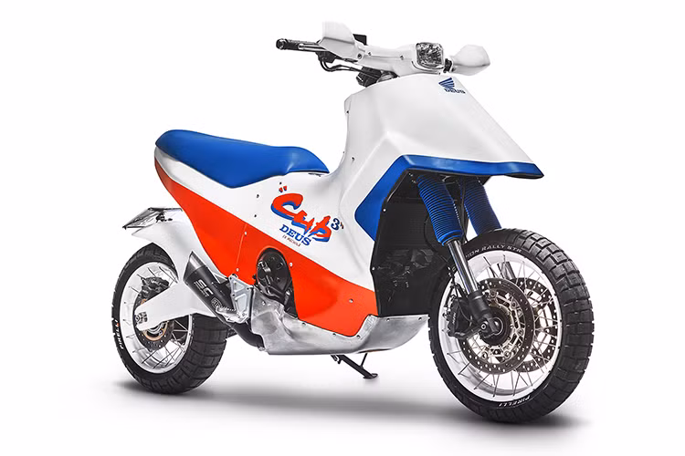 Sau khi hoàn thành gói độ này, chiếc xe Honda Cub Cubed mới đã làm nhiều người bất ngờ khi cầm lái bởi khả năng vận hành của nó. Thậm chí với dàn áo mới, chiếc Cub Cubed vẫn có khả năng di chuyển trên những cung đường off-road nhẹ nhàng mà không hề thua kém nguyên bản.