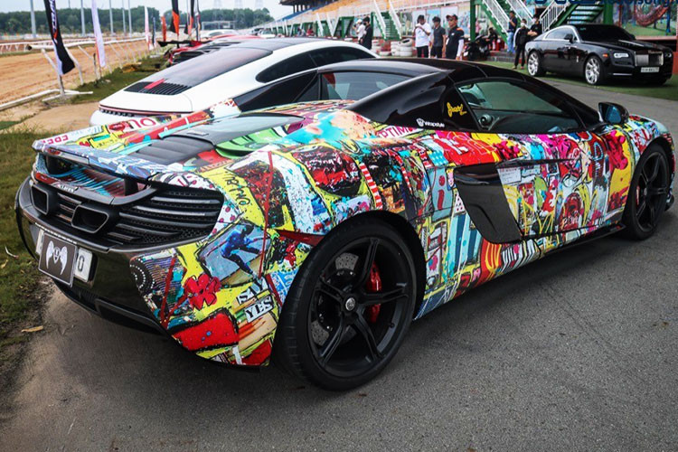 Ra mắt lần đầu tiên vào tháng 2/2014, McLaren 650S Spider là biến thể mui trần của mẫu 650S. Biến thể này nặng hơn 40 kg so với biến thể mui cứng do được trang bị bộ khung gia cố để chịu thêm độ cứng xoắn khi không có mui. 