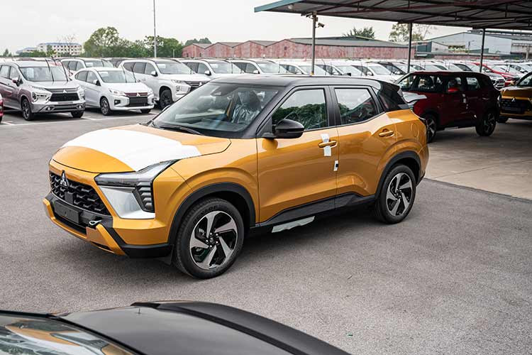 Mẫu xe được trang bị màn hình giải trí kích thước 12.3 inch với thiết kế tinh tế tạo nên trải nghiệm thoải mái cho người sử dụng. Màn hình chính được chia thành ba khu vực, cho phép tùy biến nhiều giao diện và thể hiện các thông tin khác nhau trong cùng một thời điểm.