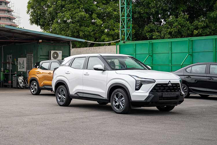 Tân binh XForce nhà Mitsubishi sở hữu kích thước dài x rộng x cao lần lượt là 4.390 x 1.810 x 1.660 mm, đi kèm chiều dài cơ sở 2.650 mm và khoảng sáng gầm 222 mm.