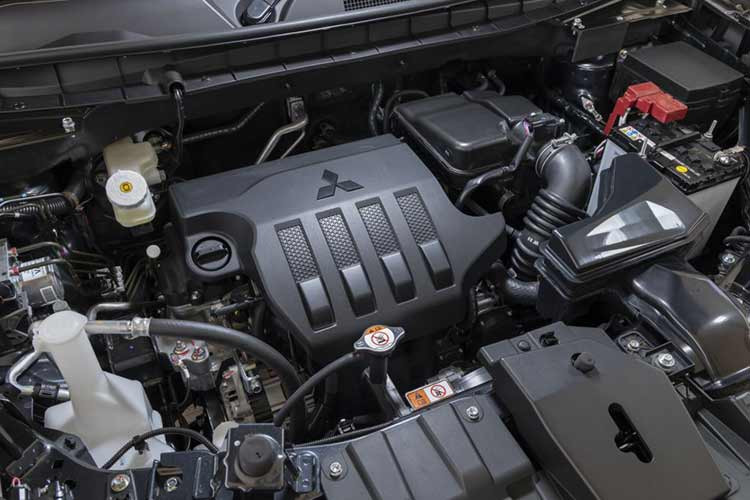 Cung cấp sức mạnh cho XForce là khối động cơ là loại 1.5L MIVEC, 4 xy-lanh, cho công suất 105 mã lực tại 6.000 v/ph và mô-men xoắn 141 Nm tại 4.000 v/ph, kết hợp hộp số tự động vô cấp CVT và hệ dẫn động cầu trước.