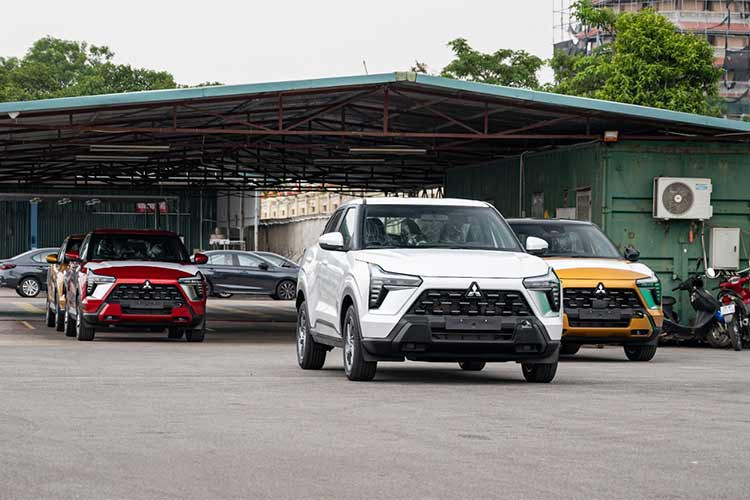 Xe có hệ thống âm thanh Dynamic Sound Yamaha Premium do Mitsubishi hợp tác với Yamaha phát triển. Hệ thống này có cấu hình tám loa, gồm loa tweeter mỗi bên ở cột A, loa âm trầm ở cửa trước và loa đôi đồng trục ở cửa sau.