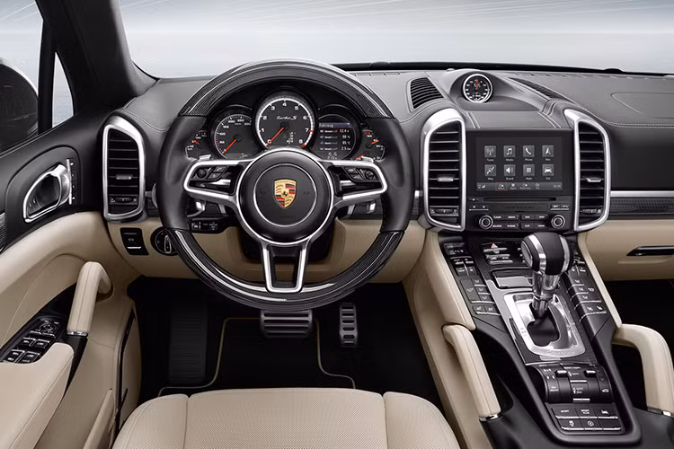 Rất có thể phiên bản mới này sẽ được trang bị động cơ xăng turbo kép V8 4.0L sản sinh gần 550 mã lực, mô-men xoắn cực đại 770 Nm. Loại tiếp theo là động cơ Turbodiesel V8 sản sinh gần 422 mã lực, 850 Nm. Và cuối cùng nhiều khả năng sẽ có thêm biến thể dùng động cơ 2.9L V6 sản sinh gần 440 mã lực và 550 Nm.