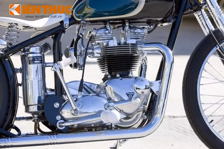 Dưới bàn tay của Lucas Joyner đến từ TFMW, Moon Machine đời 1964 được trang bị động cơ có dung tích 650cc khá mạnh mẽ.