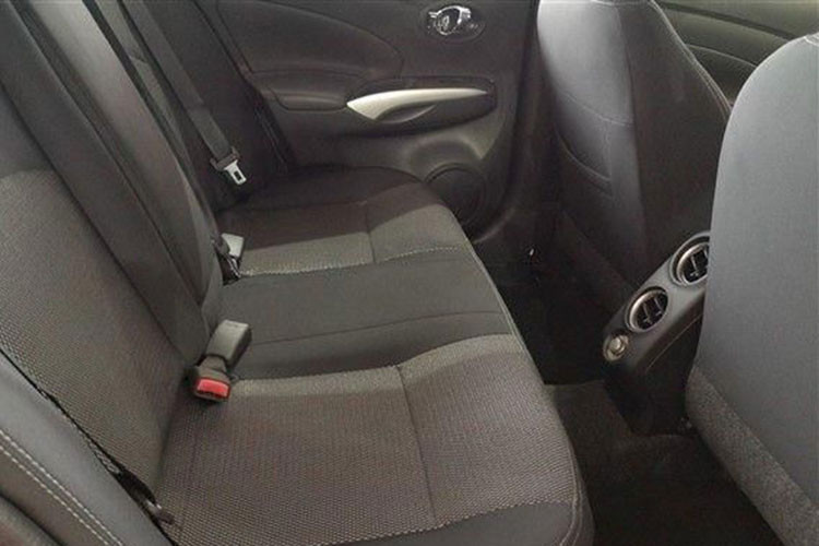 Hiện chưa có thông tin chi tiết về Nissan Almera 2021 tại Việt Nam. Tuy nhiên, nhiều khả năng mẫu xe này cũng sẽ được trang bị động cơ xăng 3 xi-lanh, tăng áp, dung tích 1.0L, tạo ra công suất tối đa 100 mã lực và mô-men xoắn cực đại 152 Nm, đi cùng với hộp số vô cấp Xtronic CVT.