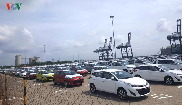 Dù lượng xe nhập khẩu cập cảng lần này chưa phải nhiều nhưng điều này sẽ là tin mừng cho những người tiêu dùng Việt sau một thời gian dài chờ đợi những mẫu xe yêu thích.