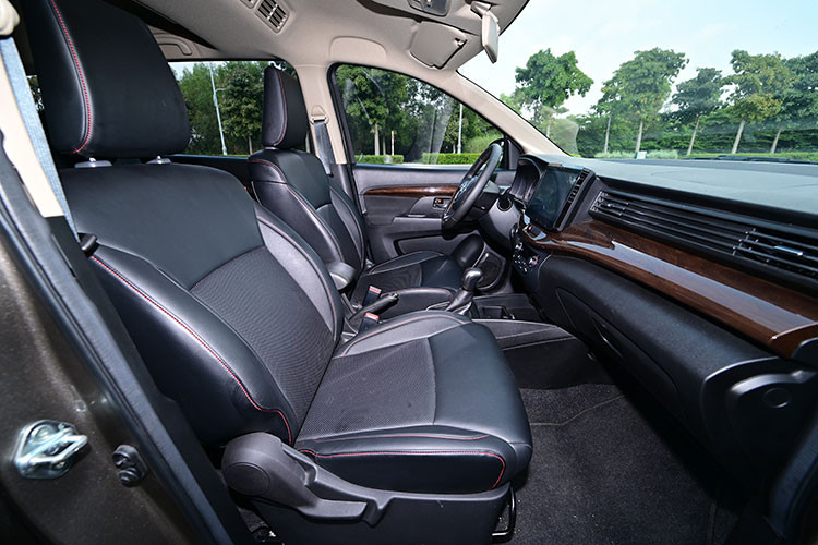 Mua xe 7 cho cho gia dinh, kho co the bo qua Suzuki Ertiga-Hinh-5