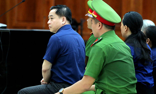 Xet phuc tham dai an DAB: Vu “Nhom” tiep tuc keu oan