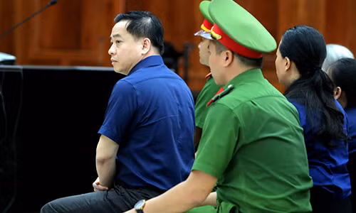 Xet phuc tham dai an DAB: Vu “Nhom” tiep tuc keu oan