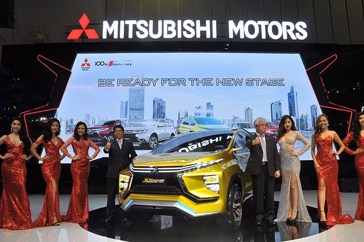 "Để đón nhận cơ hội trong tương lai, chúng tôi cần có những bước chuẩn bị kỹ càng để đáp ứng nhu cầu ngày càng tăng của khách hàng. Từ các phương tiện chất lượng cao, tinh tế và tiên tiến đến những phương tiện tin cậy với giá cả phù hợp. Điều này phần nào được phản ánh trong một số sản phẩm tại Triển lãm năm nay”. Ông Toru Kinoshita cho biết thêm. 