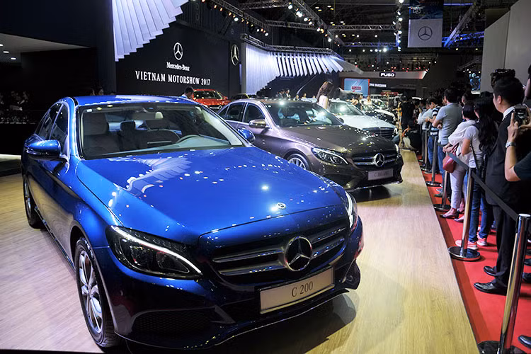 So với năm 2016, triển lãm năm nay sẽ tập trung giới thiệu những công nghệ kết nối quan trọng cho xe ôtô giúp cho việc chuyển động thông minh, hiệu quả với hơn 80 mẫu xe tham dự từ 12 thương hiệu hàng đầu bao gồm: Chevrolet, Ford, Đô Thành, Fuso, Honda, Isuzu, Lexus, Mercedes-Benz, Mitsubishi, Nissan, Suzuki và Toyota.