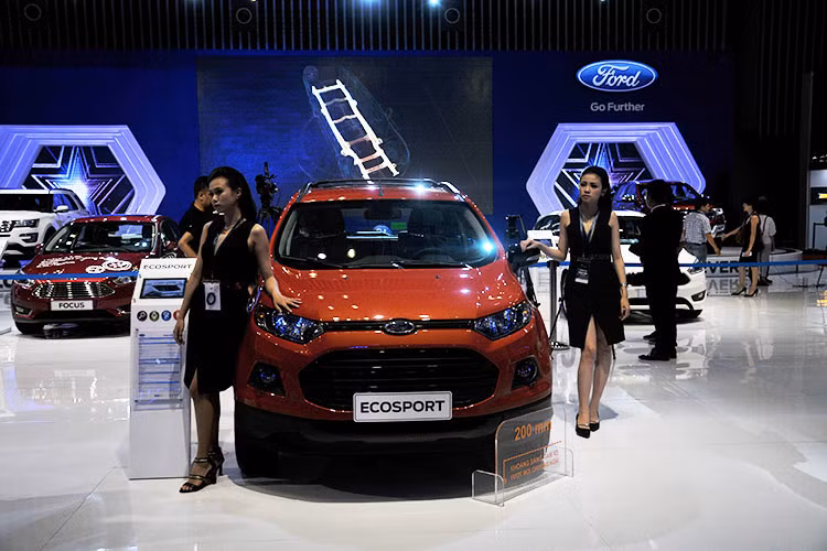 Trong ngày 4/8 tới đây, hội thảo với chủ đề “Công nghệ và xe hơi” cũng do 2 thương hiệu Chevrolet và Mercedes-Benz chủ trì. Hội thảo sẽ thảo luận về tầm quan trọng của công nghệ kết nối trong thế giới hiện đại giúp cho người dùng có được chuyển động thông minh và thay đổi cách họ sống và di chuyển ra sao.