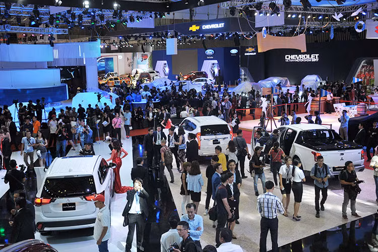 Triển lãm ôtô lớn nhất Việt Nam - VMS 2017 sẽ mở cửa cho công chúng từ ngày 2/8 và kéo dài đến 5/8 tại trung tâm triển lãm Sài Gòn, Quận 7.