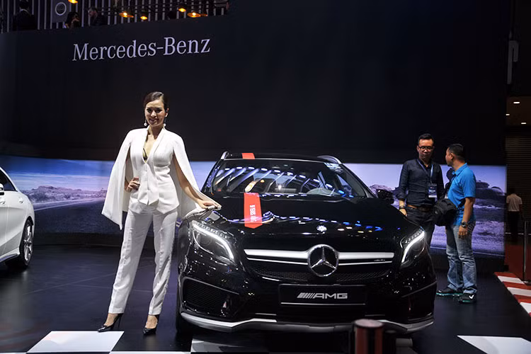 Tại VMS năm nay, khách tham quan sẽ có nhiều cơ hội xem, lái thử và được tư vấn nhiều chủng loại xe khác nhau như xe khách, xe thể thao, xe tải,... Nhiều mẫu xe ấn tượng đã được các thương hiệu ôtô giới thiệu tại triển lãm lần này. Một số cái tên ấn tượng có thể kể đến như Chevrolet Corvette Grand Sport, Honda Jazz, Isuzu Motorhome, Lexus LS 500h hay mẫu coupe thể thao LC 500h,…