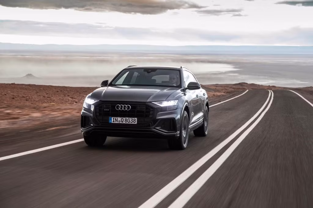 Audi Q8 50 TDI mới có thể tăng tốc 0-100 km/h trong 6,3 giây trước khi đạt tốc độ tối đa 245 km/h. Đối với chỉ số tiêu hao nhiên liệu, mức tiêu hao trung bình là 6.6 lít/100 km, tương ứng với lượng khí thải CO2 là 172 g/km.