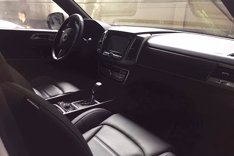 Mẫu xe 7 chỗ này tập trung vào nội thất và nhất và khu vực chỗ ngồi cho hành khách, cũng như khoang chứa đồ. Cửa sau của Rexton 2018 cũng có tính năng mở tự động giúp người dùng dễ dàng hơn khi thao tác hành lý.