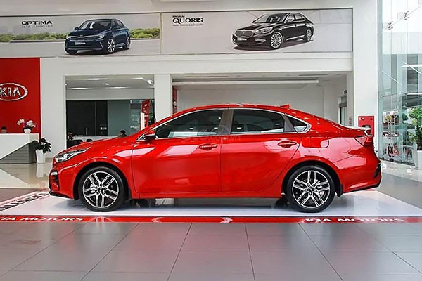 Sedan hang C Kia Cerato giam toi 40 trieu dong tai Viet Nam-Hinh-3