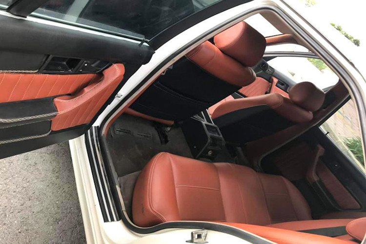 Theo nhiều người chơi xe, việc sở hữu một chiếc BMW cũ ngoài chi phí mua xe còn phải dự toán một số chi phí nhất định để thay thế phụ tùng cho xe. Bên cạnh đó, dòng BMW 5 Series E34 còn có thể mang độ kiểu dáng hoặc thậm chí là nâng cấp công suất/ "rebuild" lại động cơ.