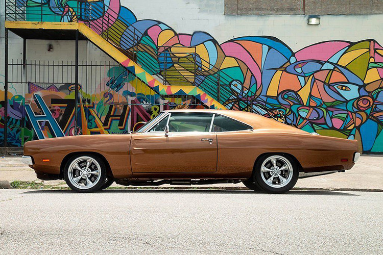 Mặc dù mạnh mẽ nhưng đối với nhiều fan xe cơ bắp Mỹ, mẫu xe cơ bắp Dogde Charger Hellcat vẫn chưa thể trở thành một tượng đài như thế hệ Dodge Charger thứ 2 - mẫu xe đã trở thành biểu tượng khi xuất hiện trong nhiều bộ phim bom tấn Hollywood.