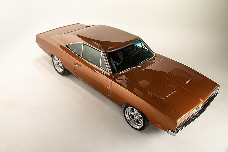 Những nâng cấp hiệu năng khác trên chiếc Dodge Charger đời 1969 này bao gồm hệ thống xả Magnaflow thoáng hơn và phanh hiệu năng cao